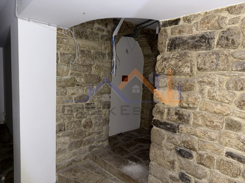 Κατάστημα 126 τ.μ. προς ενοικίαση, Κέντρο Ιωαννίνων