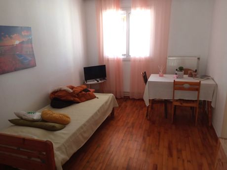 Studio 25sqm for rent-Papafi