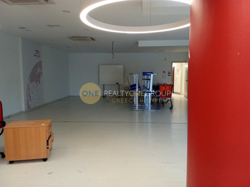 Επιχειρηματικό κτίριο 3.527 τ.μ. πρός ενοικίαση, Αθήνα - Βόρεια Προάστια, Αγία Παρασκευή