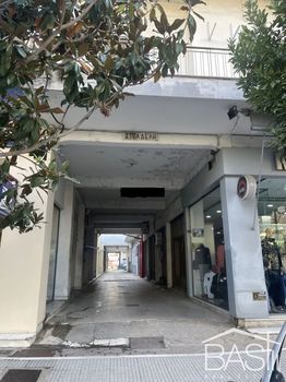 Επιχειρηματικό κτίριο 882τ.μ. για πώληση-Αλεξάνδρεια