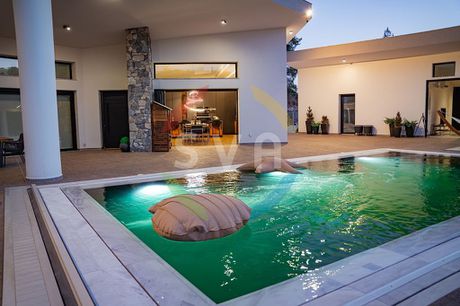 Bungalow 391τ.μ. για πώληση-Λουβαράς