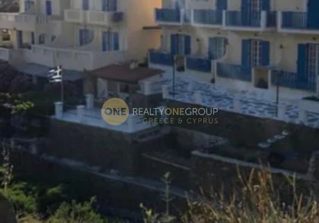 Hotel 500sqm for sale-Andros » Idrousa