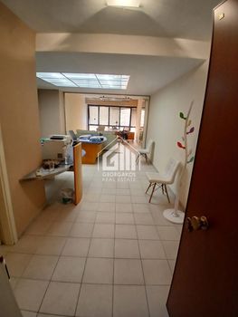 Office 61sqm for rent-Center