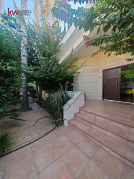 Μονοκατοικία 256τ.μ. για ενοικίαση-Αραδίππου