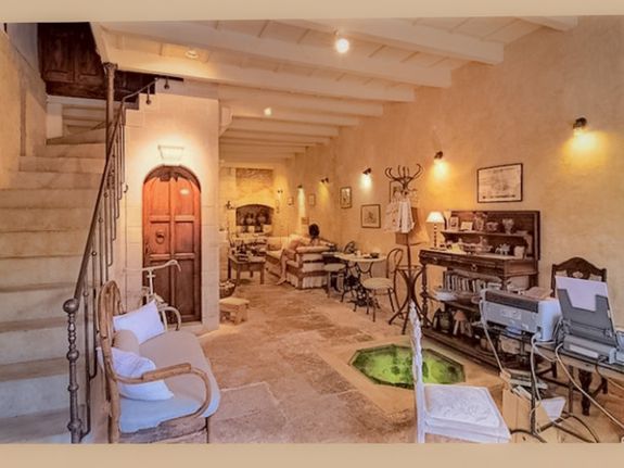 Hotel 220 sqm for sale, Rethymno Prefecture, Rethimno