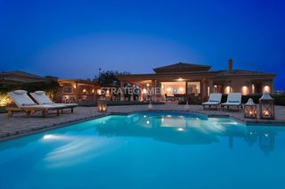 Villa 300 sqm for sale