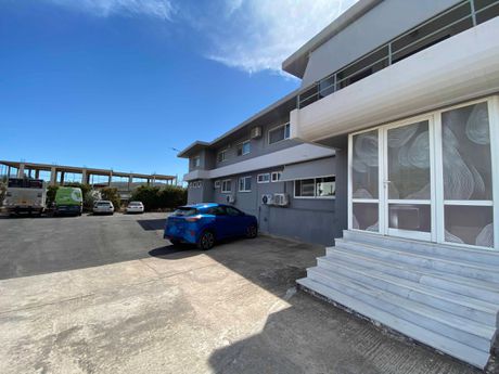 Industrial space 660sqm for rent-Koropi » Center