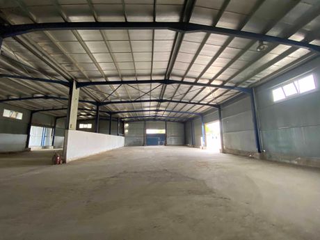 Industrial space 2.400sqm for rent-Magoula