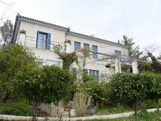 Μονοκατοικία 240 τ.μ. για πώληση