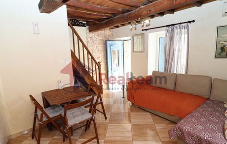 Μονοκατοικία 50τ.μ. για ενοικίαση-Σκόπελος