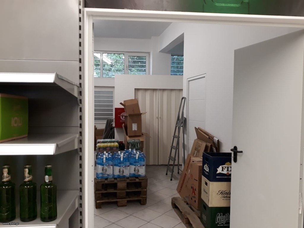 Κατάστημα 244 τ.μ. προς πώληση, Τζιτζιφιές