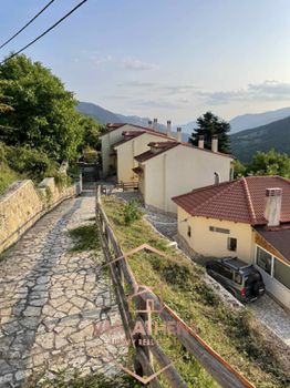 Συγκρότημα διαμερισμάτων 550 τ.μ. πρός πώληση