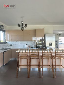 Apartment 200sqm for rent-Akrotiri