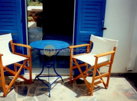 Hotel 1.000sqm for sale-Naxos » Vivlos