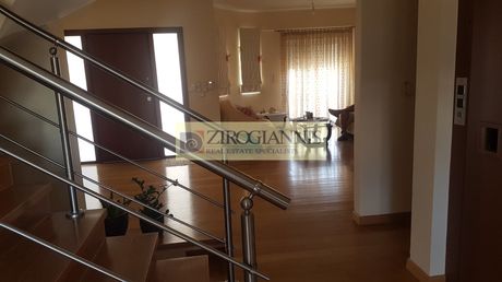 Μονοκατοικία 270τ.μ. για πώληση-Σπάτα