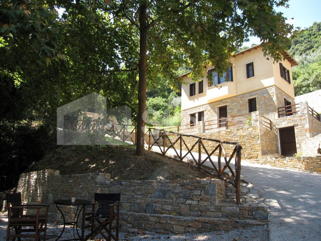 Μονοκατοικία 400 τ.μ. πρός πώληση, Μαγνησία, Μακρινίτσα