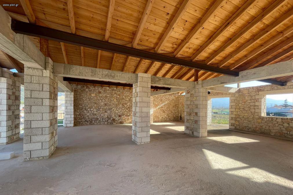Επιχειρηματικό κτίριο 270 τ.μ. προς πώληση, Πλαταριά