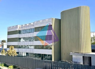 Επιχειρηματικό κτίριο 2.200 τ.μ. πρός ενοικίαση