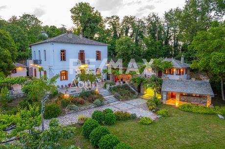 Hotel 611sqm for sale-Mouresi » Tsagkarada