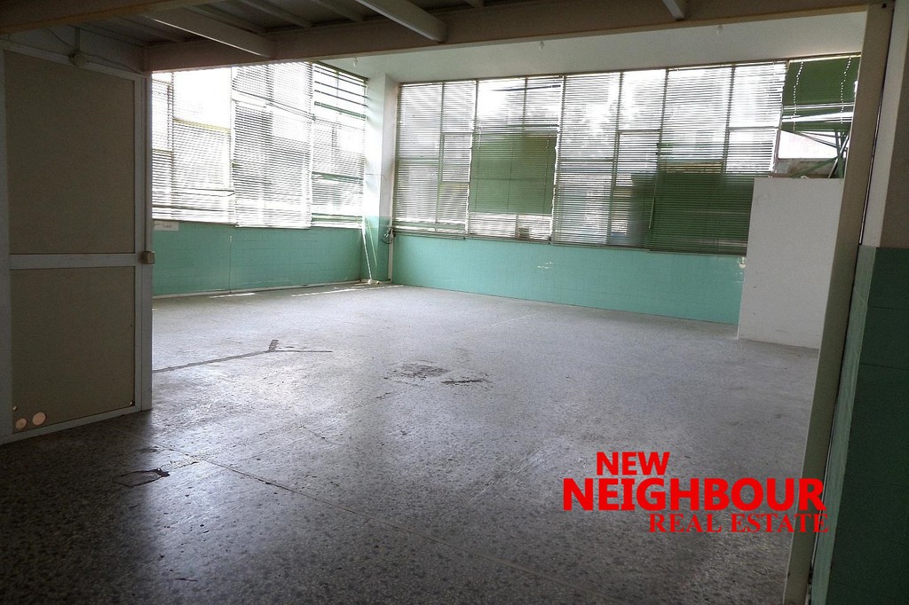 Επιχειρηματικό κτίριο 2.000 τ.μ. προς πώληση, Λυκόβρυση