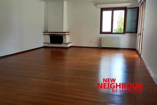 Μεζονέτα 350 τ.μ. για ενοικίαση