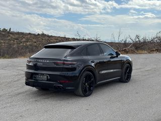 Porsche Cayenne 2021 COUPE GTS-thumb-6