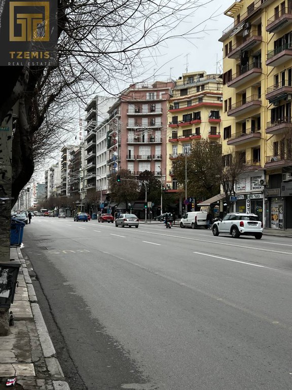 Επιχειρηματικό κτίριο 1.750 τ.μ. προς πώληση, Κέντρο Θεσσαλονίκης