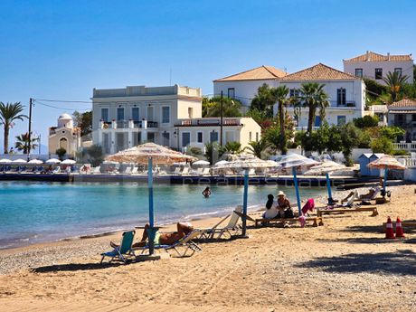 Διαμέρισμα 212τ.μ. για πώληση-Σπέτσες