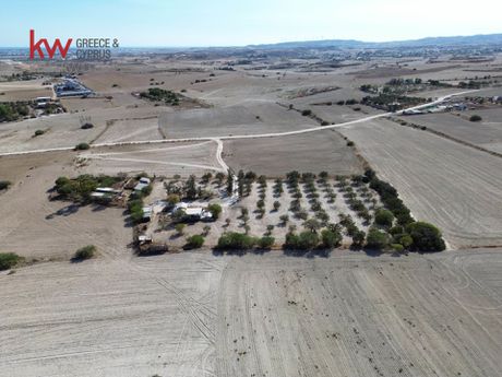 Αγροτεμάχια 7.488τ.μ. για πώληση-Αραδίππου