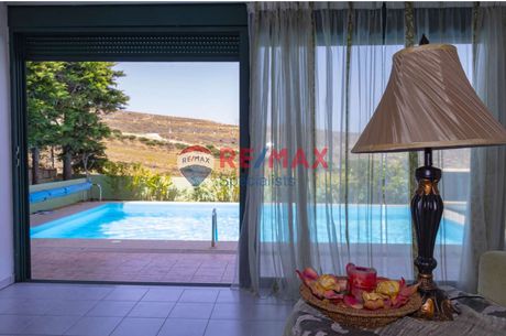 Βίλλα 420τ.μ. για πώληση-Γούβες