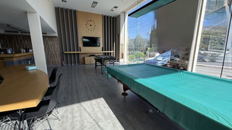 Business bulding 710sqm for rent-Glyfada