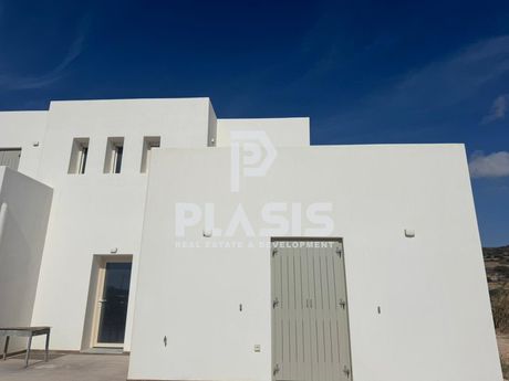 Μεζονέτα 145τ.μ. για ενοικίαση-Πάρος