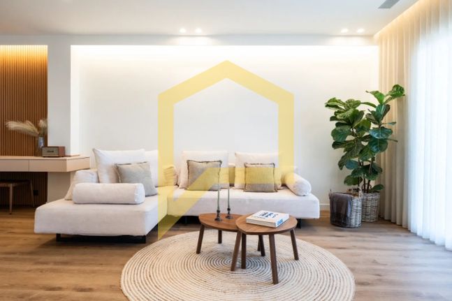 Apartment 80 sqm for rent, Athens - South, Voula