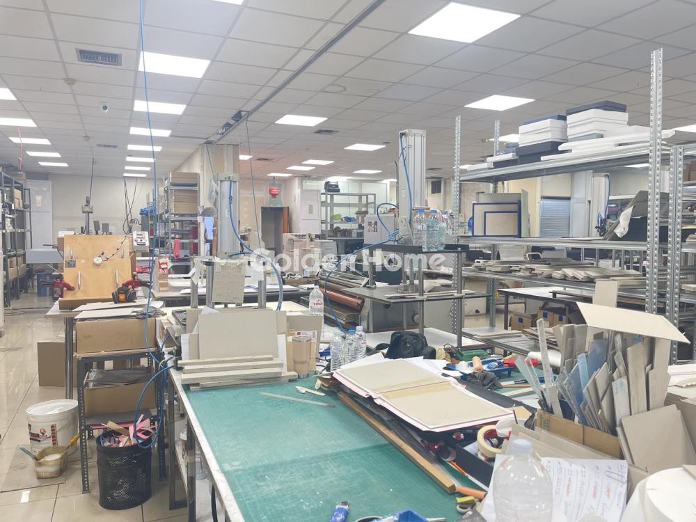 Γραφείο 407 τ.μ. προς πώληση, Τρεις Γέφυρες