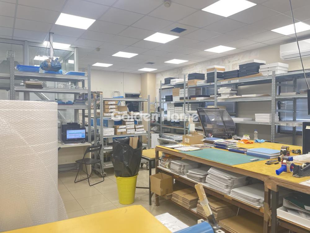 Γραφείο 407 τ.μ. προς πώληση, Τρεις Γέφυρες