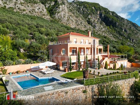 Βίλλα 487τ.μ. για πώληση-Καλαμάτα