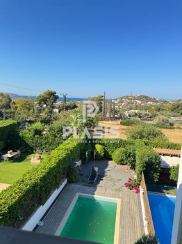 Μεζονέτα 200τ.μ. για πώληση-Καλύβια θορικού