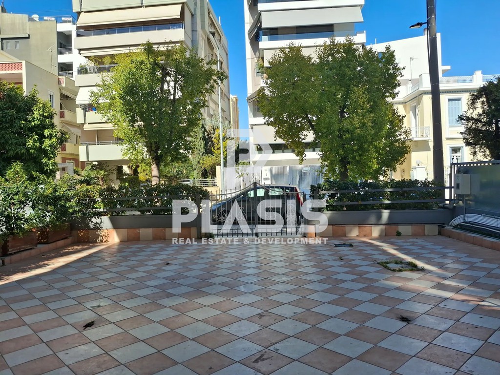 Κατάστημα 310 τ.μ. προς ενοικίαση, Παλαιό Φάληρο