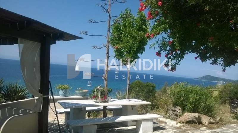 Συγκρότημα διαμερισμάτων 300 τ.μ. προς πώληση, Μόλες Καλύβες