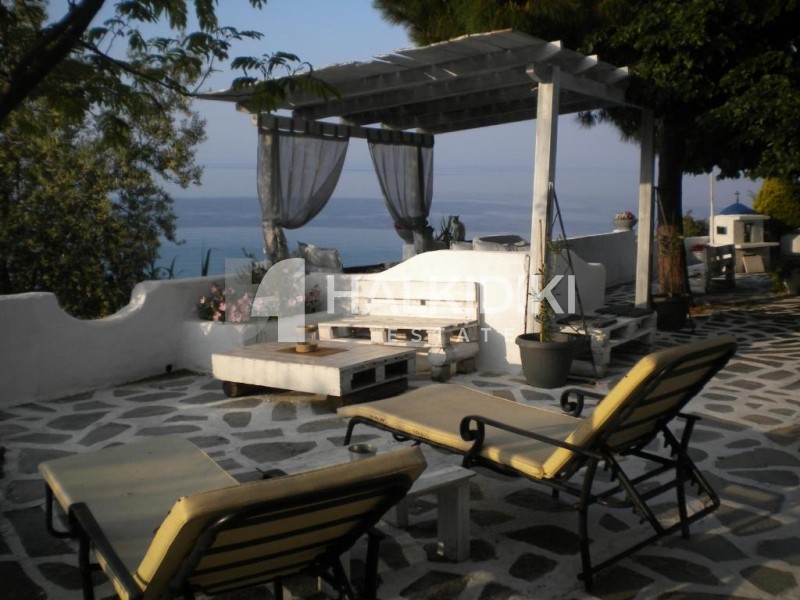 Συγκρότημα διαμερισμάτων 300 τ.μ. προς πώληση, Μόλες Καλύβες