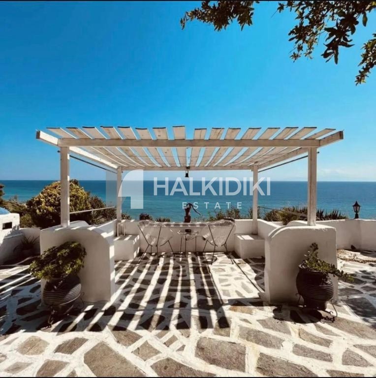 Συγκρότημα διαμερισμάτων 300 τ.μ. προς πώληση, Μόλες Καλύβες