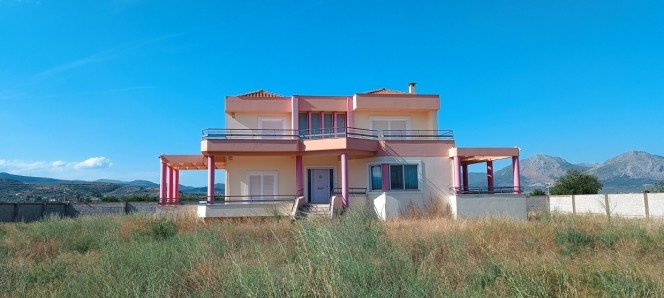 Μονοκατοικία 273 τ.μ. προς πώληση, Άκοβα