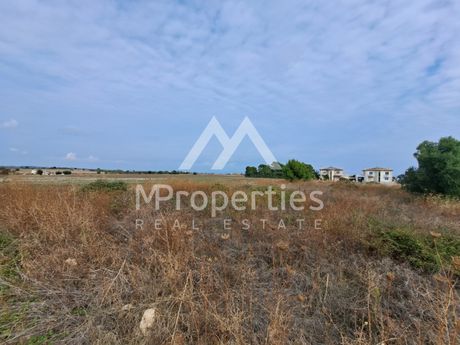 Αγροτεμάχια 12.110 τ.μ. προς πώληση