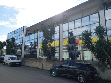 Business bulding 2.970sqm for sale-Patra