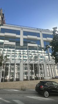 Business bulding 1.420sqm for rent-Neos Kosmos