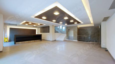 Office 280sqm for rent-Voula