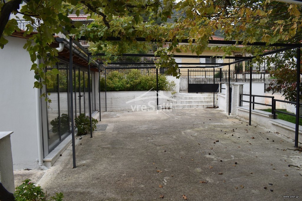 Κατάστημα 105 τ.μ. πρός ενοικίαση, Ν. Ιωαννίνων, Ιωάννινα