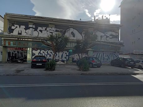 Business bulding 1.000sqm for sale-Tavros