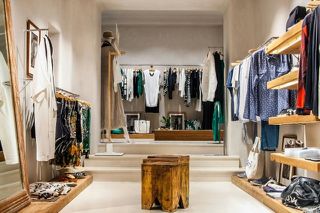 Store 370 sqm for sale