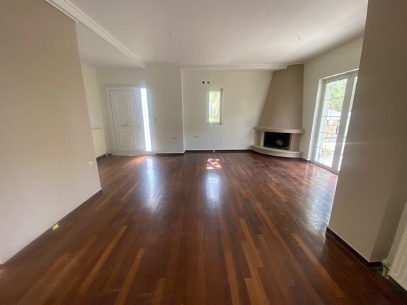 Maisonette 285 sqm for rent, Athens - North, Kifisia